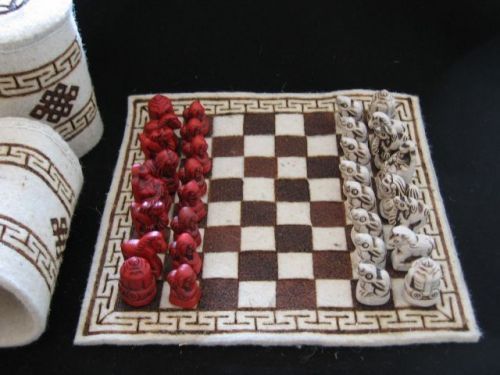 16 Filz Filzgleiter Rot 35mm selbstklebend Schachfiguren Schachspiel Figuren 