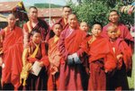 Postkarte: Junge buddhistische Lamas